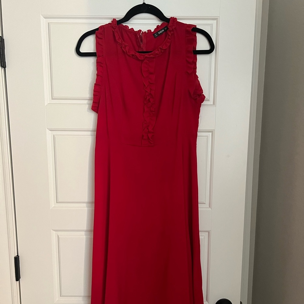 Red sleeveless dress